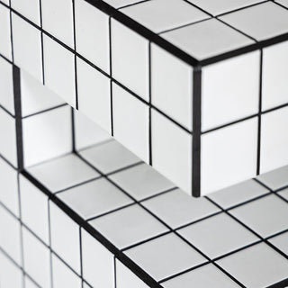 くぼみ部分にはちょっとした小物を置けます。