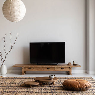 床でくつろぐ際のローテーブルや、小物を置いてディスプレイとしても使えます。