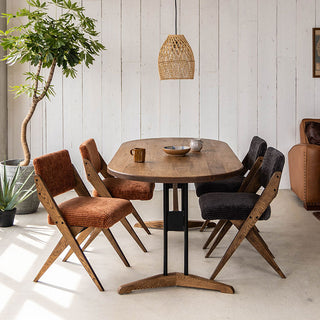 背・座面にクッション性があり、柔らかい座り心地