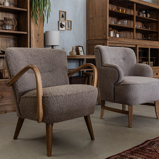 古き良き時代に思いを馳せる、穏やかな時間を運んでくれそうなソファ。