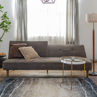 2つに分かれた背もたれがそれぞれ独立してリクライニング。