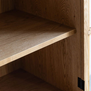 真鍮の取っ手がアクセントになっています