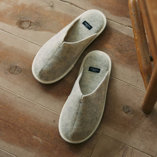 フィット性が高く足をしっかりホールドする設計で、歩きやすさ抜群。