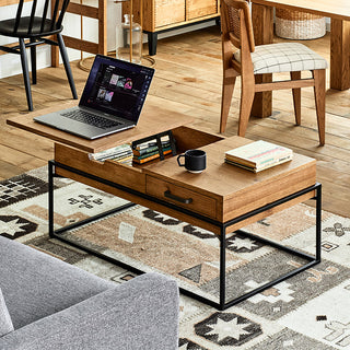 昇降式なので、ソファに座ったままPC作業などが可能になります。