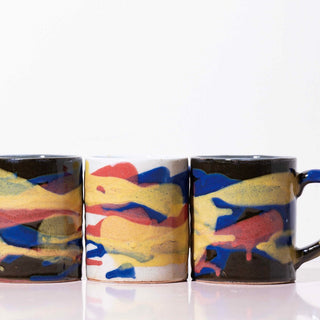 手塗りでペイントを施しているため、2つとして同じ柄が無いところも魅力のひとつ。