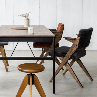 背・座面にクッション性があり、柔らかい座り心地