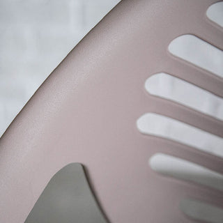 表面は汚れても軽く拭くだけで、お手入れが簡単です。