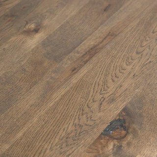 木の質感を感じて頂ける、オイル塗装を施しています。