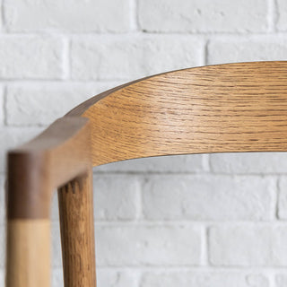 木の温もりを活かした、シンプルなデザイン