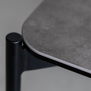 ※こちらは別色のダークグレーです。