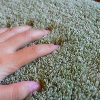 パイルはたっぷり厚みがあり、触っても座ってもふかふか。