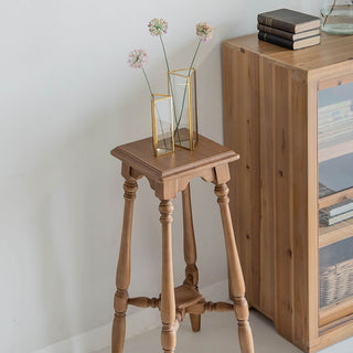 花台としてはもちろん、お気に入りの小物を飾るディスプレイスタンドとしてもおすすめです。