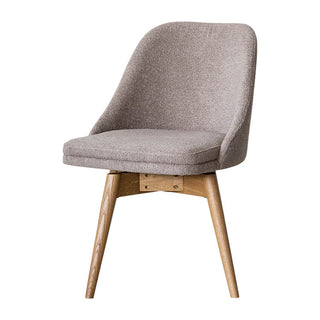 身体にフィットし、優しく支えてくれる回転チェア