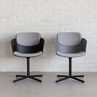 落ち着いた2色のカラーリングは様々な空間に溶け込みます