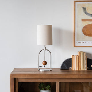 支柱は無段階で高さの調節ができます。