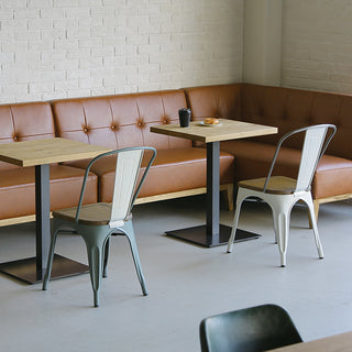 インダストリアルながらも、温かみのあるデザインに仕上げました。