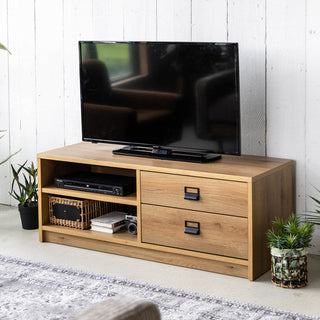 A�X機器や小物をディスプレイできるオープン棚。