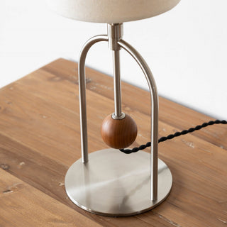 細いパイプで作るアーチデザインが目を惹きます。