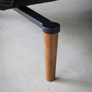 ソファのフレームはスチール製の為、高い強度を実現。