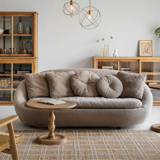 クラシカルな佇まいが空間に自然なアクセントを添えます。