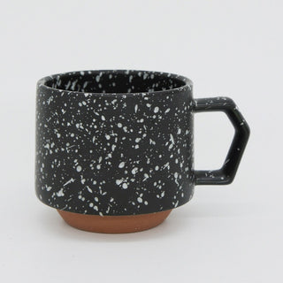 容量は280ml。電子レンジ・食洗機可　/オーブン・直火不可