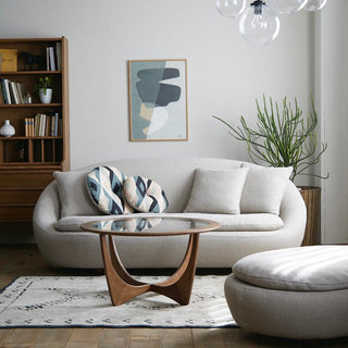 縦置き、横置き、立て掛けたり。軽量なので吊るしたりしてもお使いいただけます。