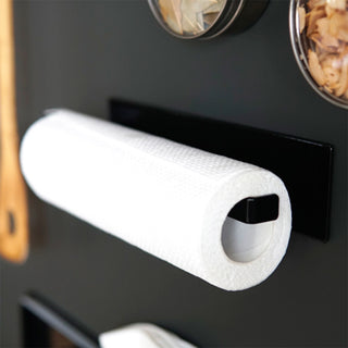 中央のバーに差し込むだけで使えるので付け替えもスムーズ。(画像はブラック）