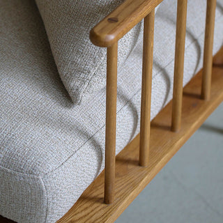 肘の部分も丸みのあるデザインに。