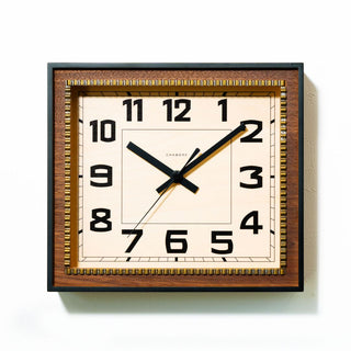 ムーブメント：スイープムーブメント　付属：単三電池1本