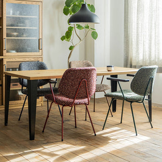 複数の色を混ぜた目を引くポップな生地を採用。