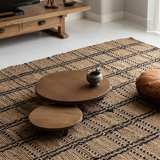 レトロで趣のある、小ぶりなローテーブル。（左：ウララ 右：サララ）