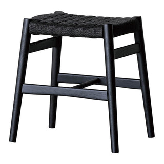 高さ460mmで、ダイニングチェアの平均的な高さです。