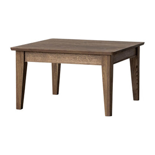 深みのある色合いが魅力のオーク材を使用したリビングテーブル。