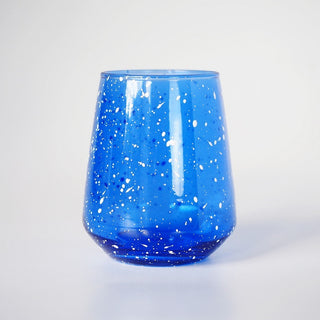 チップスマグからインスピレーションを受けた、爽やかなカラーとすっきりしたシルエットが特徴のチップスグラス。