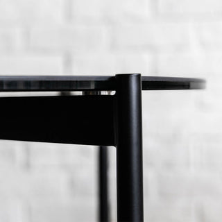 存在感と気品ある印象のブラック。