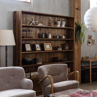 カフェや店舗の什器としても存在感があります。