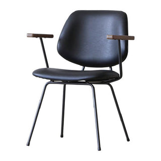 ミッドセンチュリーデザインをベースにしたチェア。