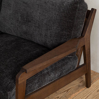 深みのある色味に仕上げたオーク材のフレーム。