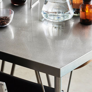 ステンレスが洗練された印象を演出します。