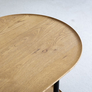 優しい風合いのオーク材。