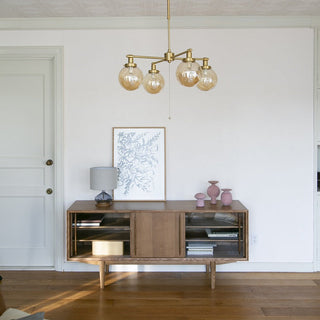 ヴィンテージやミッドセンチュリーの雰囲気がある空間によく合います。