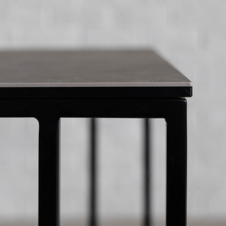 汚れや傷、熱にも強いセラミック素材です。