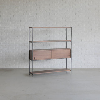 デスクやシェルフ、プランターなど組み合わせを楽しめるオフィスシリーズです。