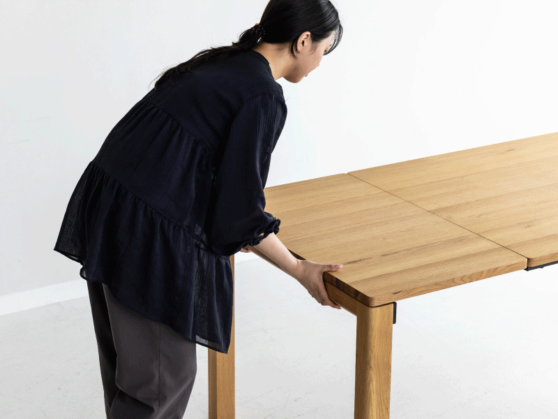 見た目のシンプルさを保ちながら、使い勝手を高めた一台です。