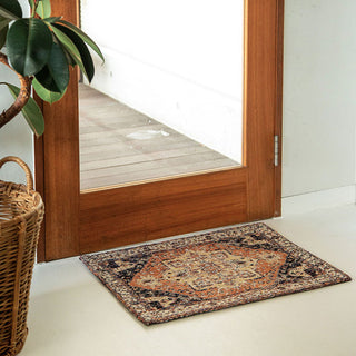 ヴィンテージのような風合いのマット。