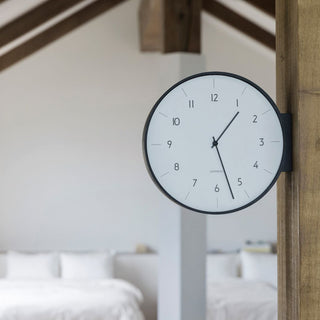 文字盤も見やすく、カチカチ音も気にならないスイーブムーブメント