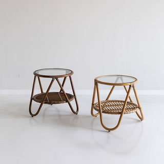 左ブラウン　右：ナチュラル