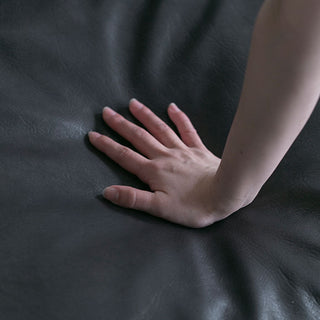 座面など負荷のかかる部分は、パイピング加工を施しています。