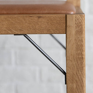 アクセントのスチールパーツはヴィンテージ感をアップ