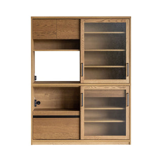 限られたスペースでも効率よく使える食器棚です。